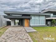 Casa / Sobrado em Condomínio para Venda em Capão da...