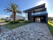 Casa / Sobrado em Condomínio para Venda em Capão da...