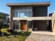 Casa / Sobrado em Condomínio para Venda em Capão da...