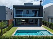 Casa / Sobrado em Condomínio para Venda em Capão da...