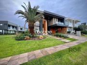 Casa / Sobrado em Condomínio para Venda em Capão da...