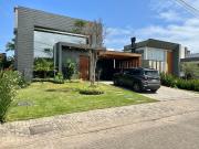 Casa / Sobrado em Condomínio para Venda em Capão da...
