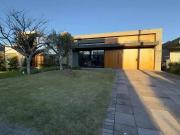 Casa / Sobrado em Condomínio para Venda em Capão da...