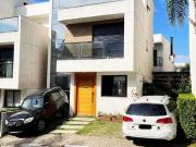 Casa / Sobrado em Condomínio para Venda em Cotia/SP...