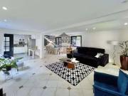 Casa / Sobrado em Condomínio para Venda em Cotia/SP São...