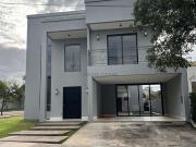 Casa / Sobrado em Condomínio para Venda em Cuiabá/MT...