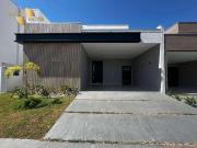 Casa / Sobrado em Condomínio para Venda em Cuiabá/MT São...