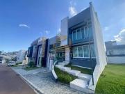 Casa / Sobrado em Condomínio para Venda em Curitiba/PR...