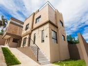 Casa / Sobrado em Condomínio para Venda em Curitiba/PR...