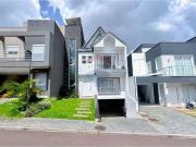 Casa / Sobrado em Condomínio para Venda em Curitiba/PR...