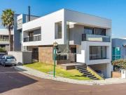 Casa / Sobrado em Condomínio para Venda em Curitiba/PR...