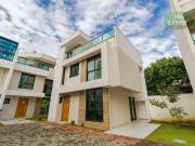 Casa / Sobrado em Condomínio para Venda em Curitiba/PR...