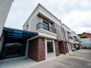 Casa / Sobrado em Condomínio para Venda em Curitiba/PR...