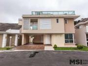 Casa / Sobrado em Condomínio para Venda em Curitiba/PR...