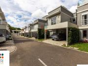 Casa / Sobrado em Condomínio para Venda em Curitiba/PR...