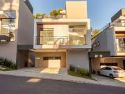 Casa / Sobrado em Condomínio para Venda em Curitiba/PR...