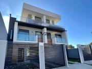 Casa / Sobrado em Condomínio para Venda em Curitiba/PR...