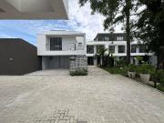 Casa / Sobrado em Condomínio para Venda em Curitiba/PR...