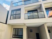 Casa / Sobrado em Condomínio para Venda em Curitiba/PR...