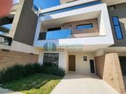 Casa / Sobrado em Condomínio para Venda em Curitiba/PR...