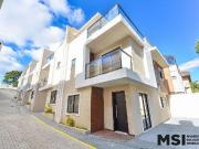 Casa / Sobrado em Condomínio para Venda em Curitiba/PR...