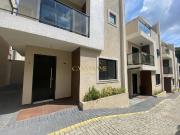 Casa / Sobrado em Condomínio para Venda em Curitiba/PR...