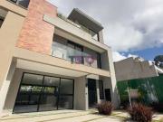 Casa / Sobrado em Condomínio para Venda em Curitiba/PR...