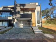 Casa / Sobrado em Condomínio para Venda em Curitiba/PR...