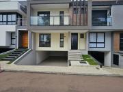 Casa / Sobrado em Condomínio para Venda em Curitiba/PR...