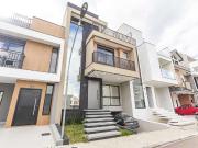 Casa / Sobrado em Condomínio para Venda em Curitiba/PR...
