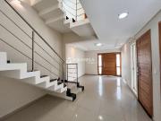 Casa / Sobrado em Condomínio para Locação em Curitiba/PR...