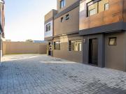 Casa / Sobrado em Condomínio para Venda em Curitiba/PR...