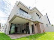 Casa / Sobrado em Condomínio para Venda em Curitiba/PR...