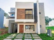 Casa / Sobrado em Condomínio para Venda em Curitiba/PR...