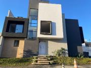 Casa / Sobrado em Condomínio para Venda em Curitiba/PR...