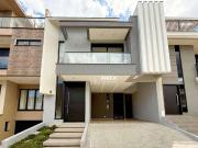 Casa / Sobrado em Condomínio para Venda em Curitiba/PR...