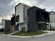 Casa / Sobrado em Condomínio para Venda em Curitiba/PR...