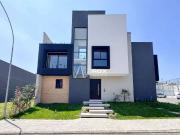 Casa / Sobrado em Condomínio para Venda em Curitiba/PR...