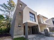 Casa / Sobrado em Condomínio para Venda em Curitiba/PR...