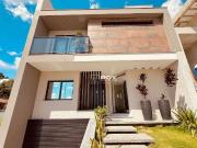 Casa / Sobrado em Condomínio para Venda em Curitiba/PR...