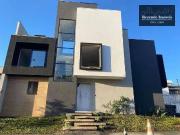 Casa / Sobrado em Condomínio para Venda em Curitiba/PR...