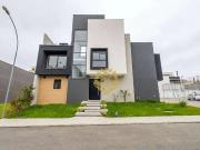 Casa / Sobrado em Condomínio para Venda em Curitiba/PR...