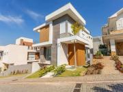 Casa / Sobrado em Condomínio para Venda em Curitiba/PR...