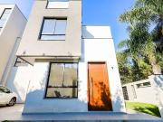 Casa / Sobrado em Condomínio para Venda em Curitiba/PR...