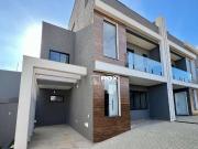 Casa / Sobrado em Condomínio para Venda em Curitiba/PR...