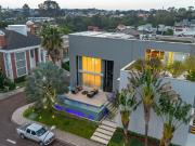 Casa / Sobrado em Condomínio para Venda em Curitiba/PR...