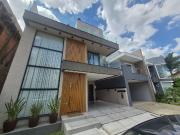 Casa / Sobrado em Condomínio para Venda em Curitiba/PR...