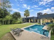 Casa / Sobrado em Condomínio para Venda em Embu das...