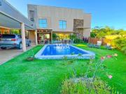 Casa / Sobrado em Condomínio para Venda em Eusébio/CE...