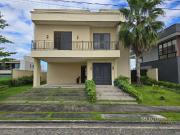 Casa / Sobrado em Condomínio para Venda em Eusébio/CE...